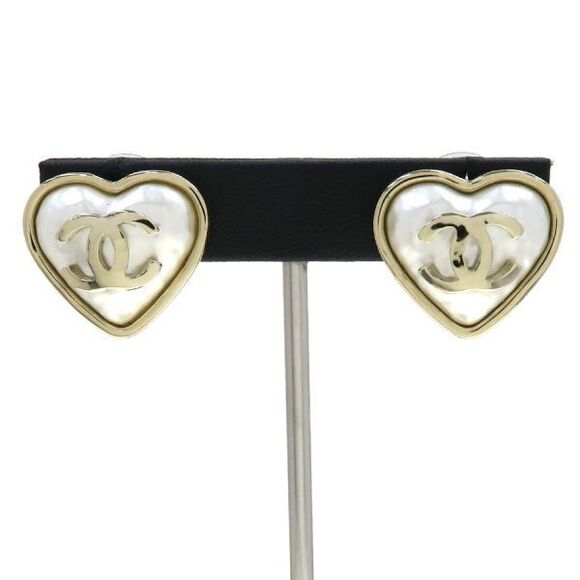 Chanel Jewelry - Chanel B22cearrings